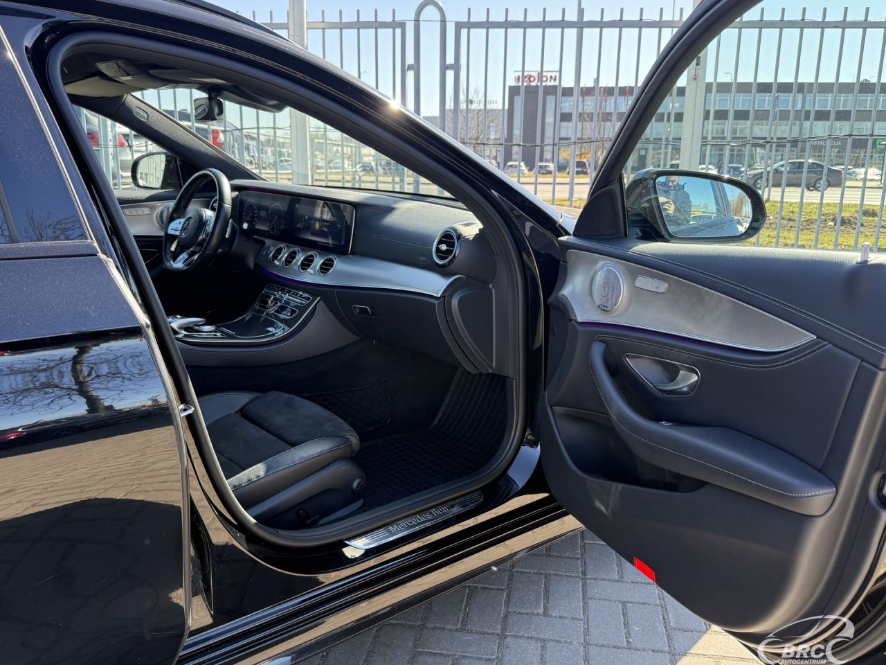 Mercedes-Benz E300 | 2