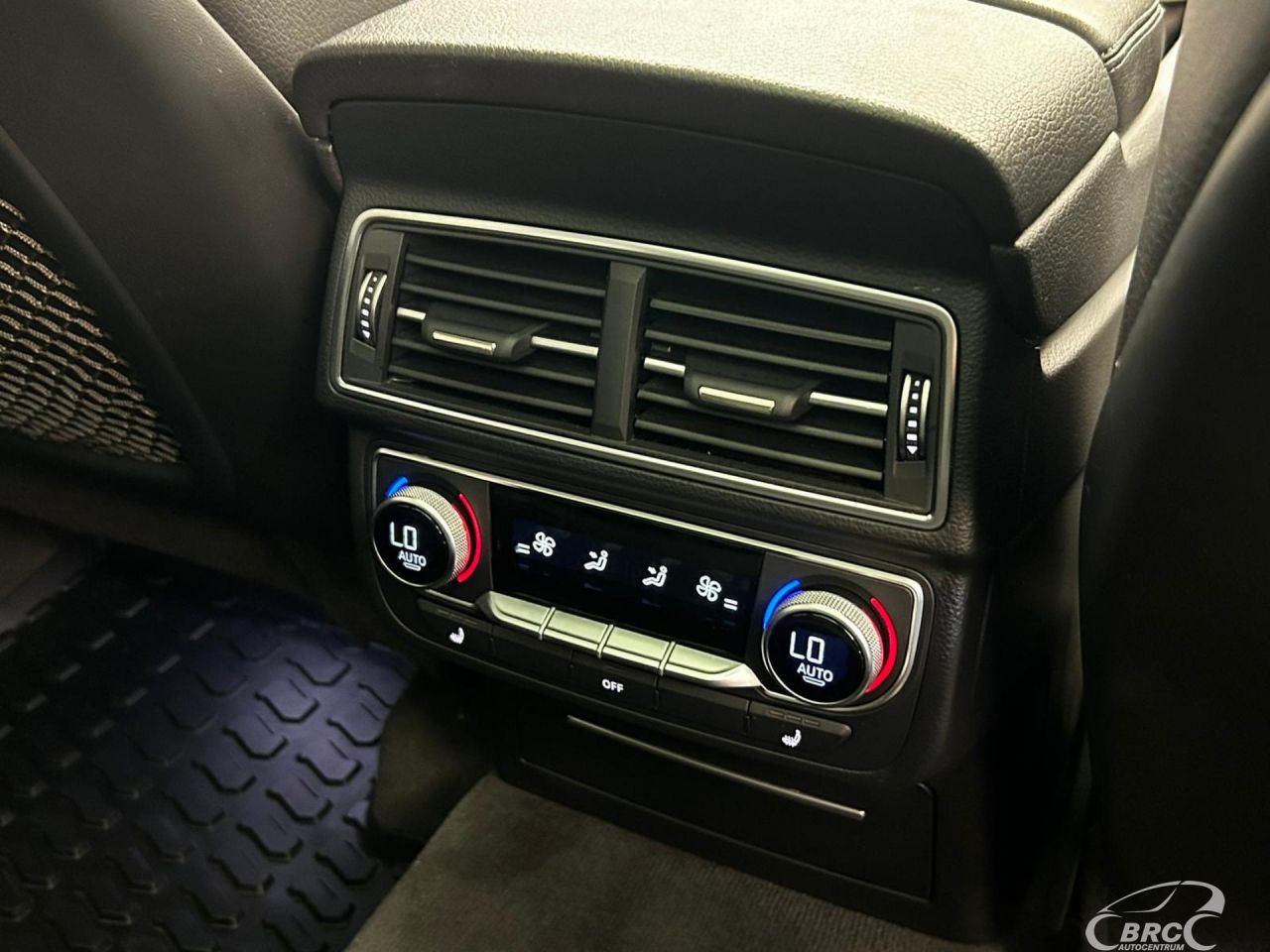 Audi Q7 | 27