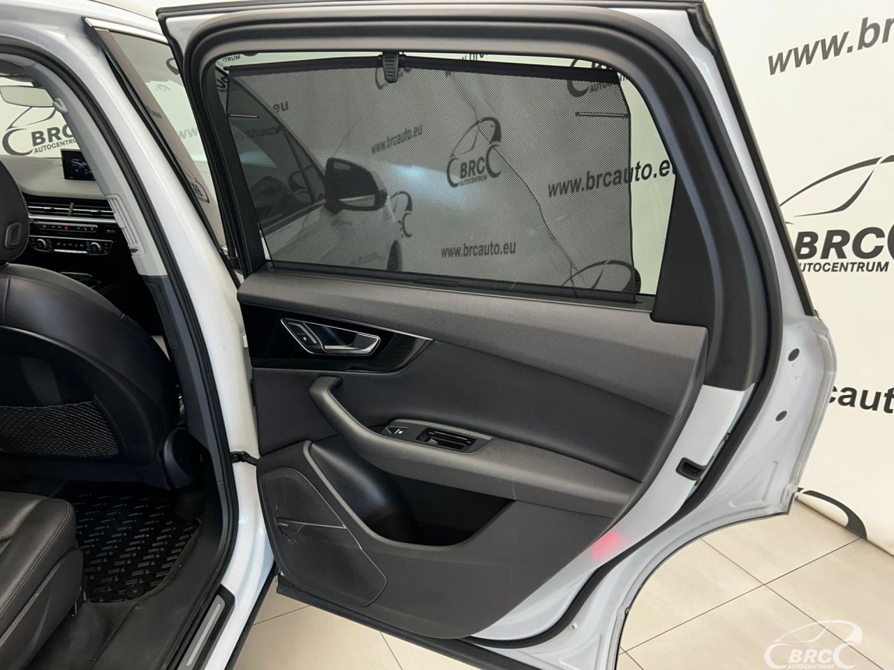 Audi Q7 | 26