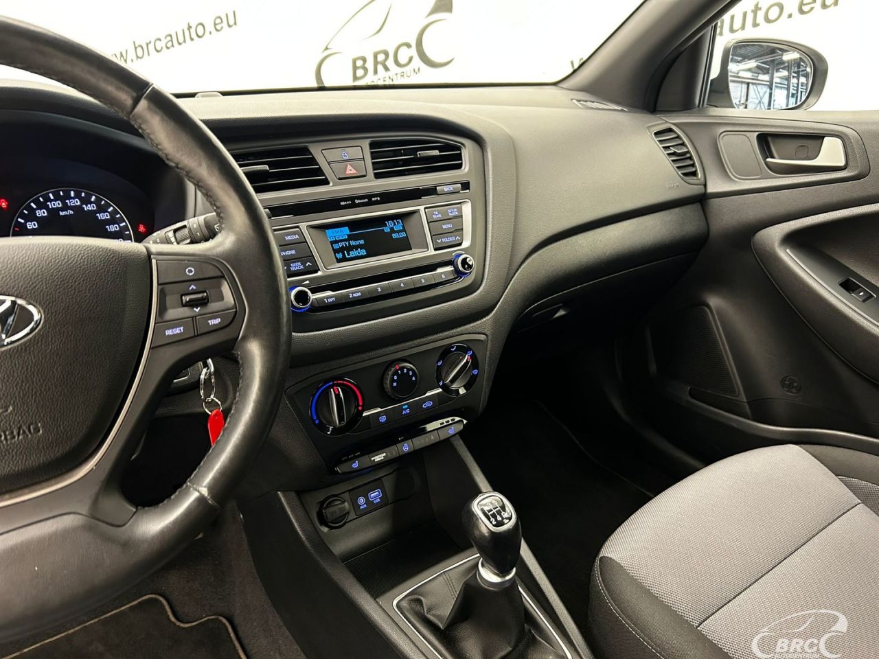 Hyundai i20 | 14