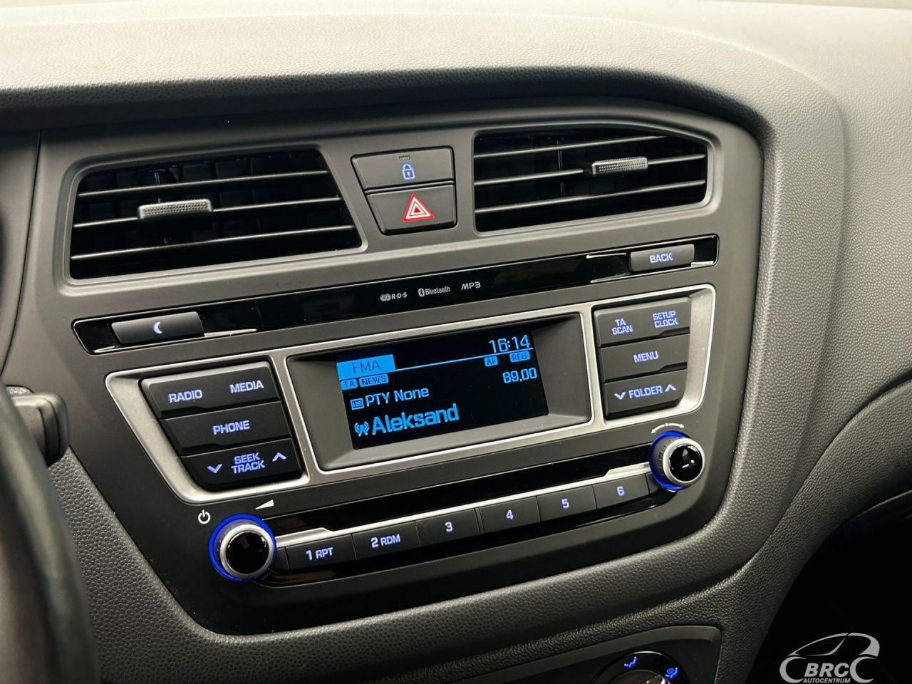 Hyundai i20 | 16