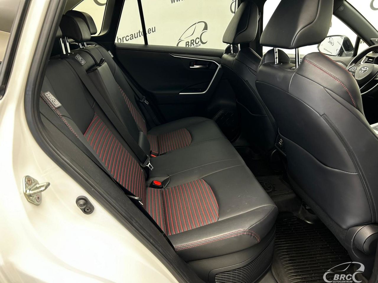 Toyota RAV4 | 9