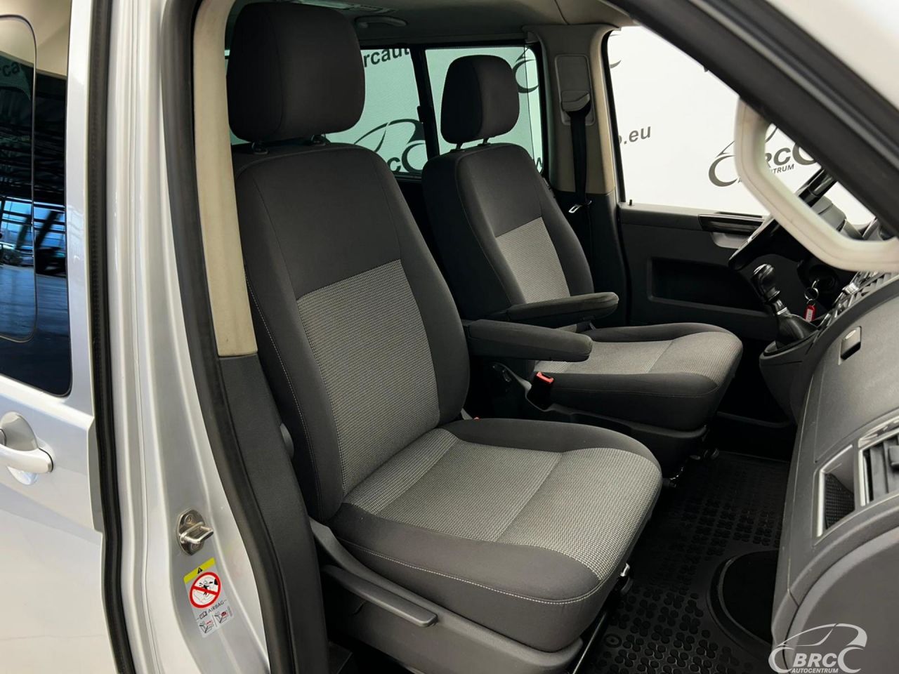 Volkswagen Caravelle | 6