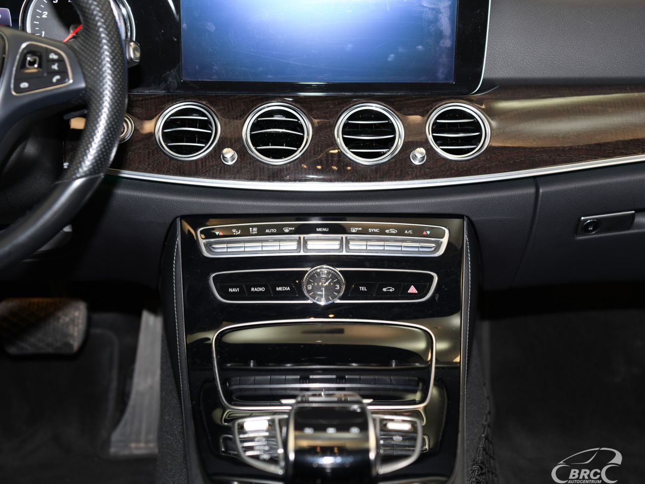 Mercedes-Benz E300 | 10