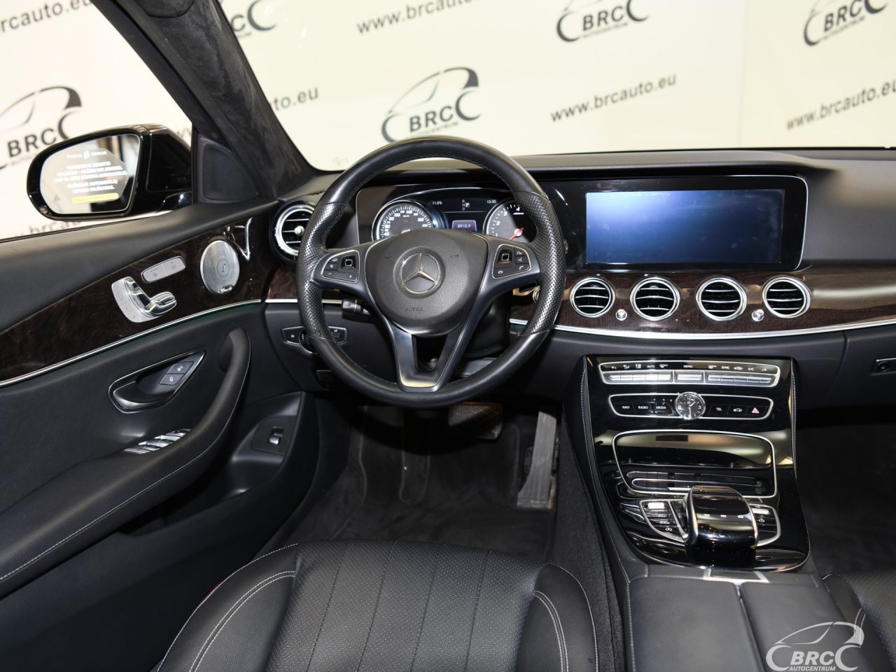 Mercedes-Benz E300 | 9