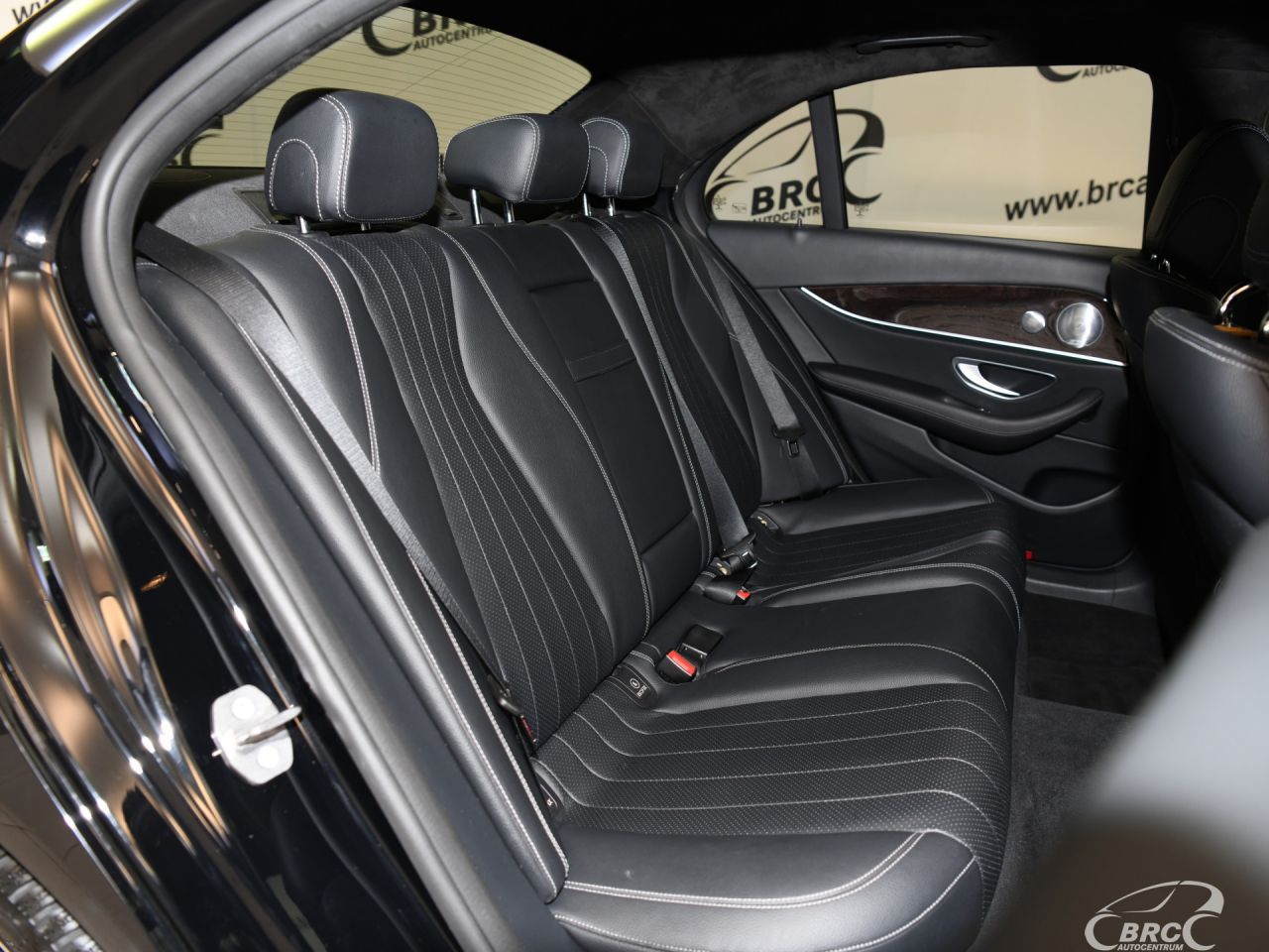 Mercedes-Benz E300 | 8