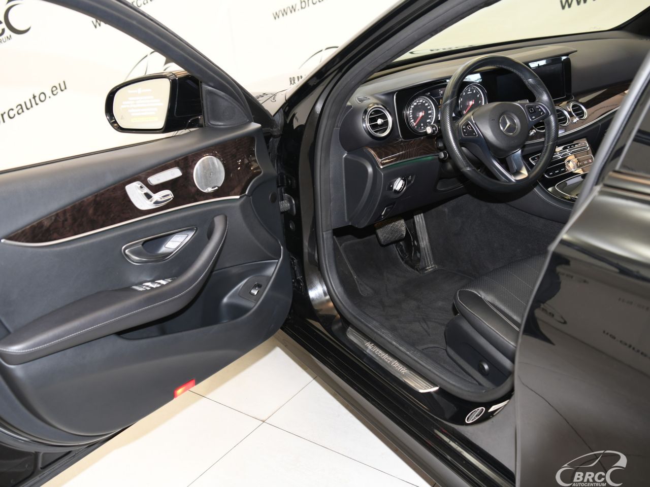 Mercedes-Benz E300 | 11