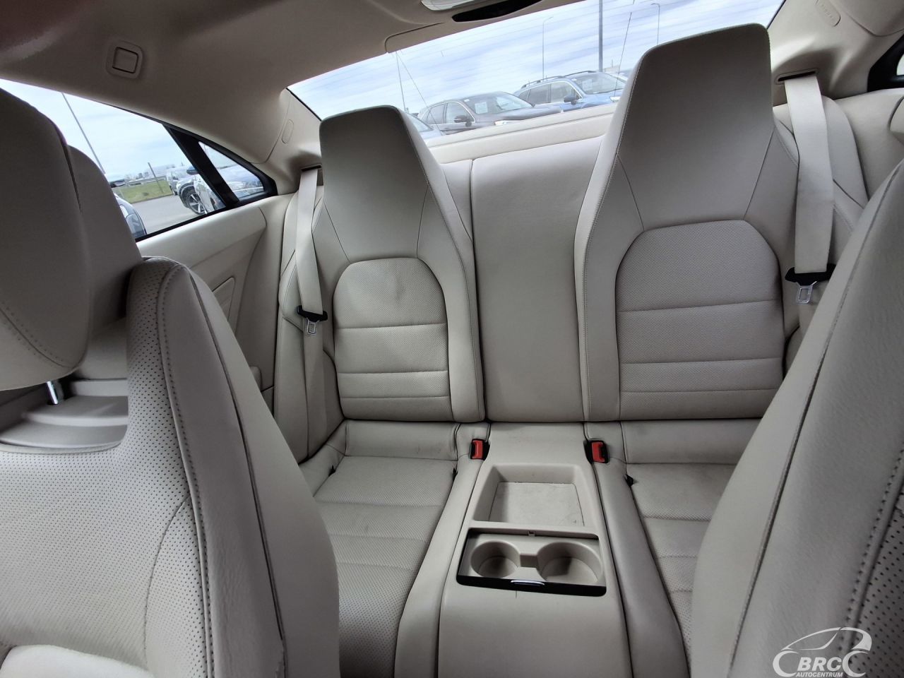 Mercedes-Benz E350 | 7