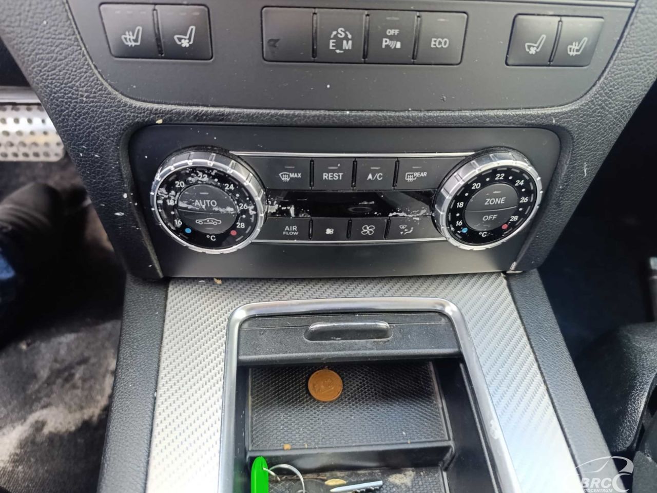 Mercedes-Benz GLK350 | 17