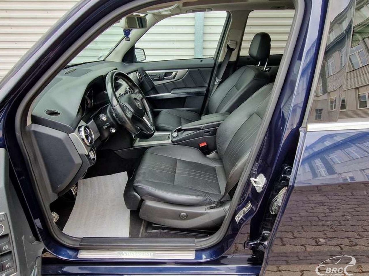Mercedes-Benz GLK350 | 6