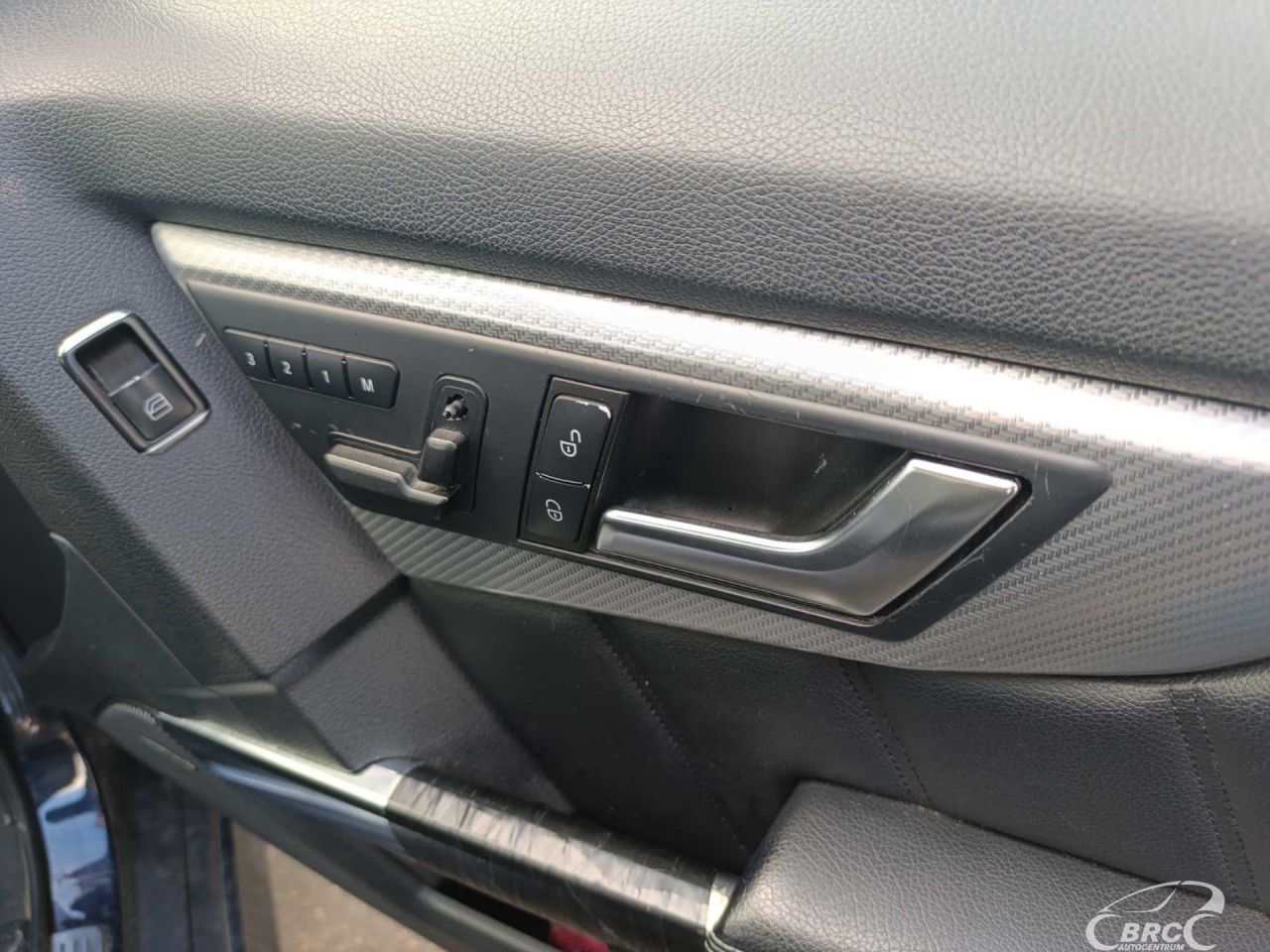 Mercedes-Benz GLK350 | 22