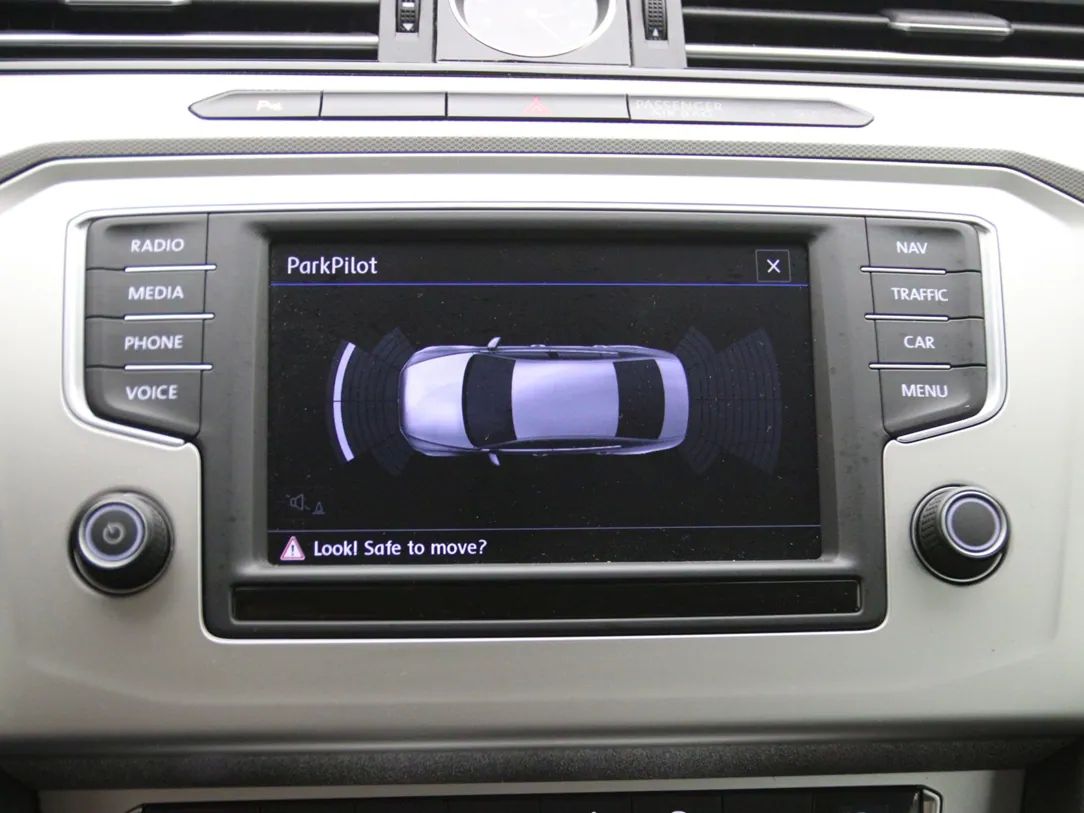 Volkswagen Passat | 24