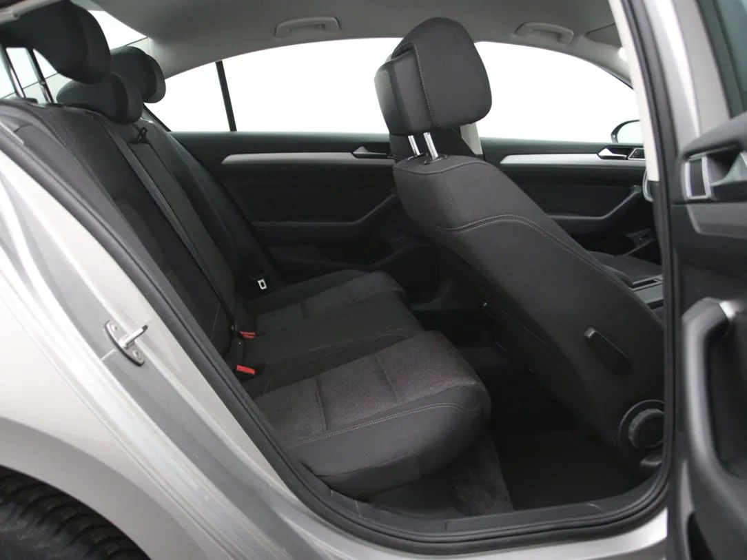 Volkswagen Passat | 14