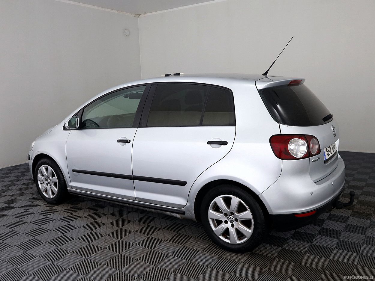 Volkswagen Golf | 3