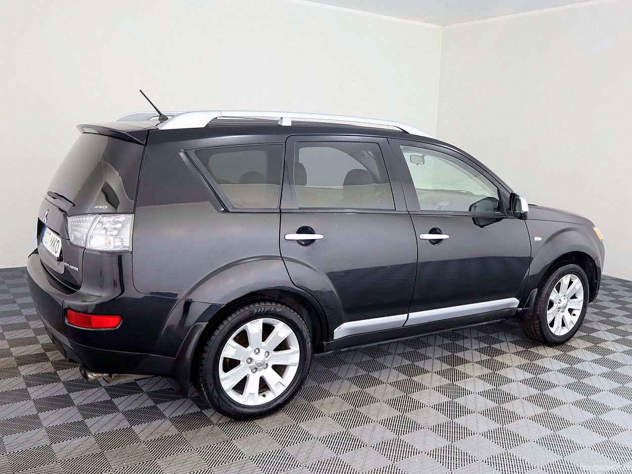 Mitsubishi Outlander | 2
