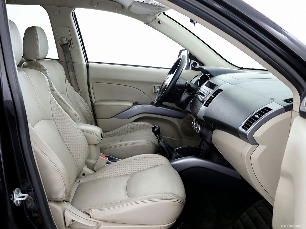 Mitsubishi Outlander | 5