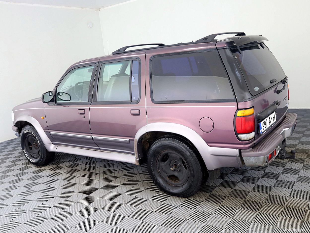 Ford Explorer | 3