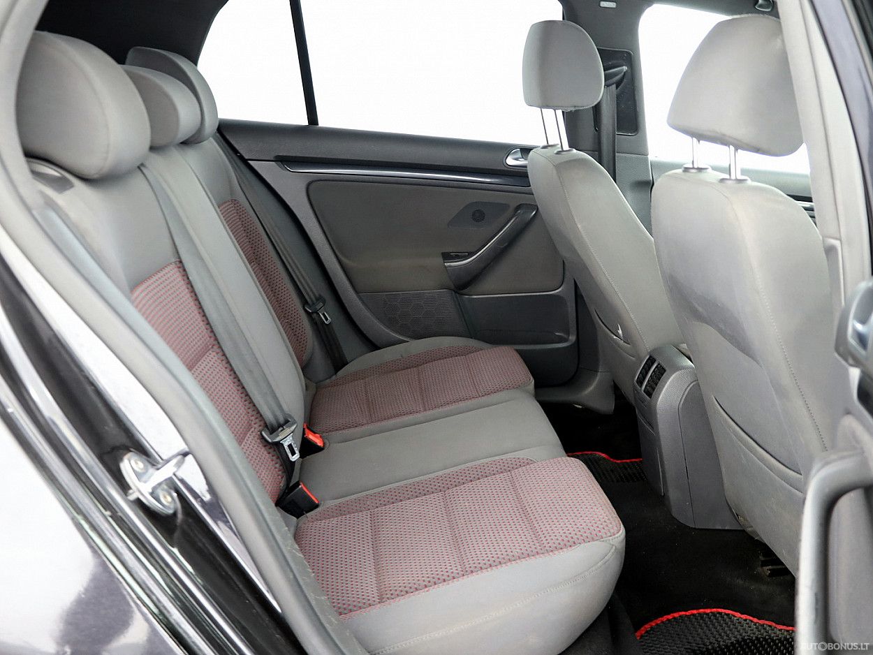 Volkswagen Golf | 6
