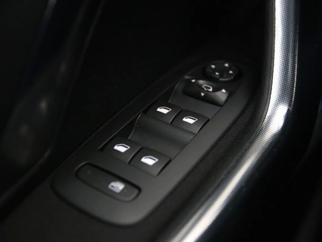 Peugeot 2008 | 25