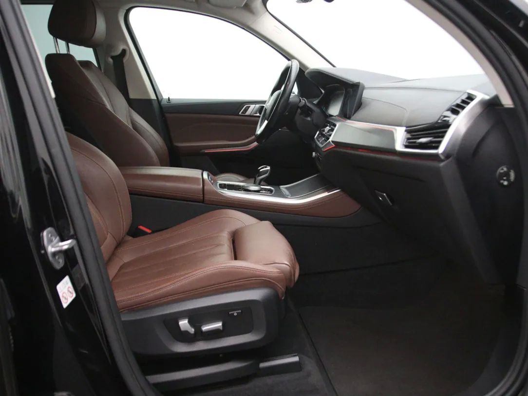 BMW X5 | 12