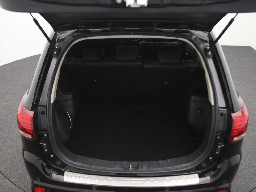 Mitsubishi Outlander | 32