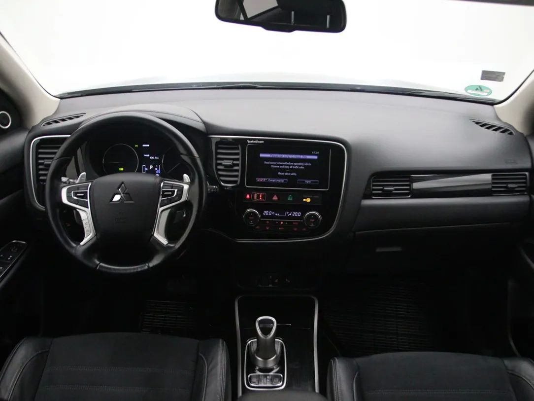 Mitsubishi Outlander | 1