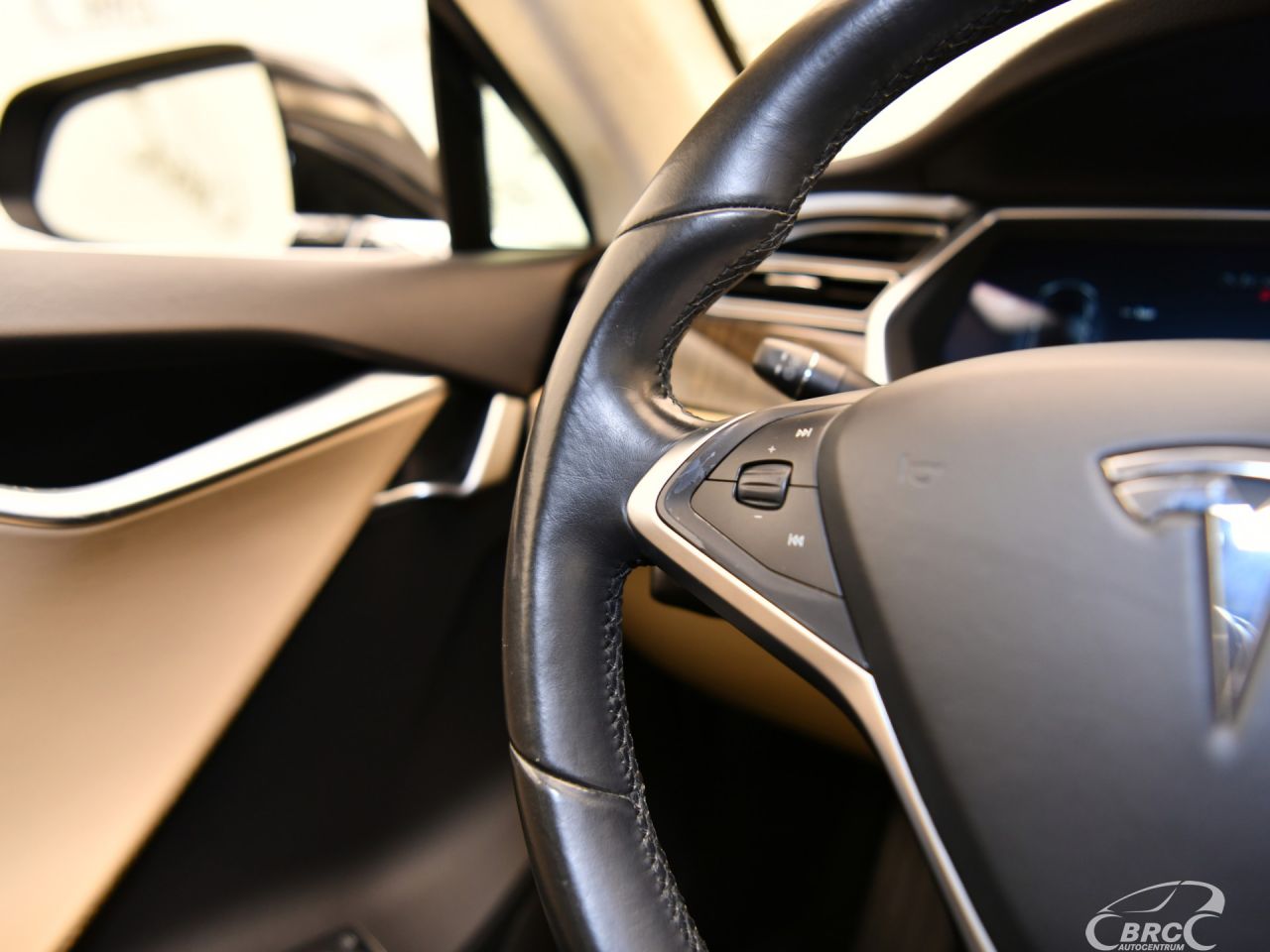 Tesla Model S | 24