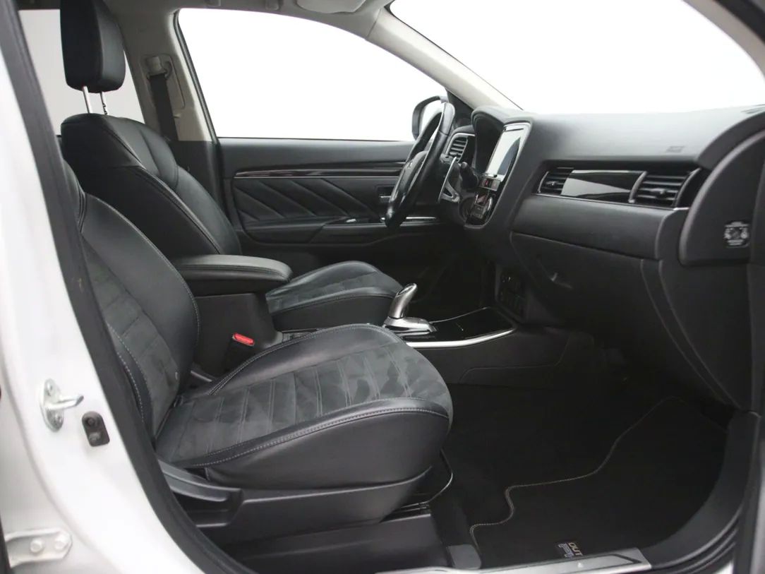Mitsubishi Outlander | 13