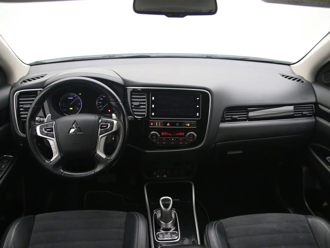 Mitsubishi Outlander | 1
