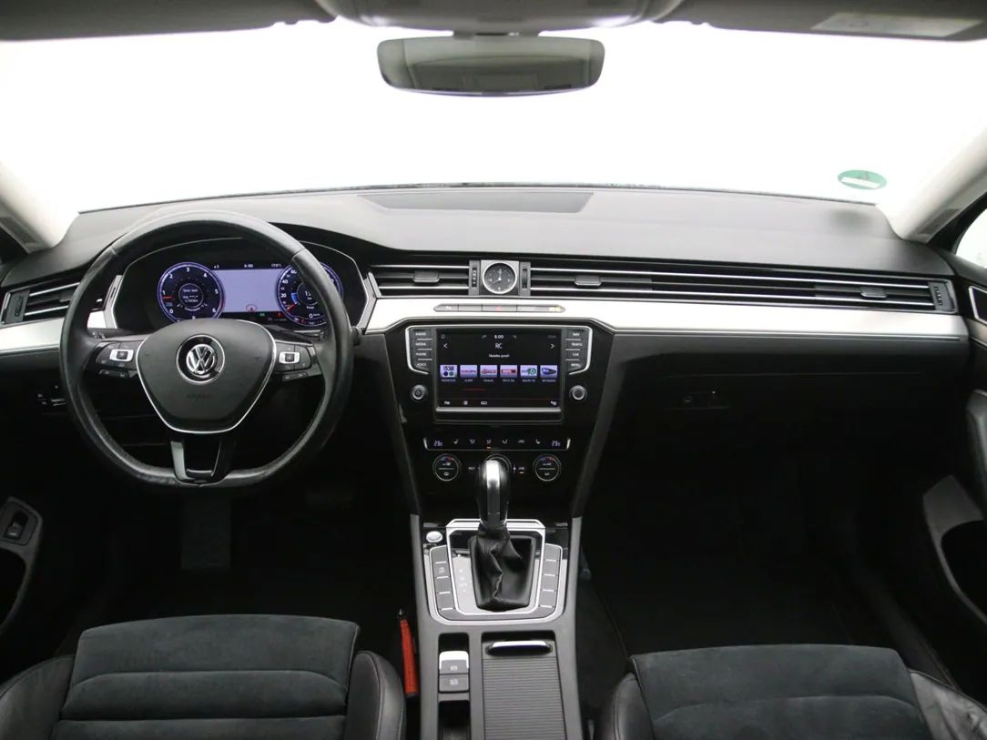 Volkswagen Passat | 1