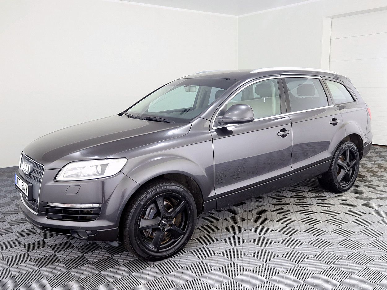 Audi Q7 | 1