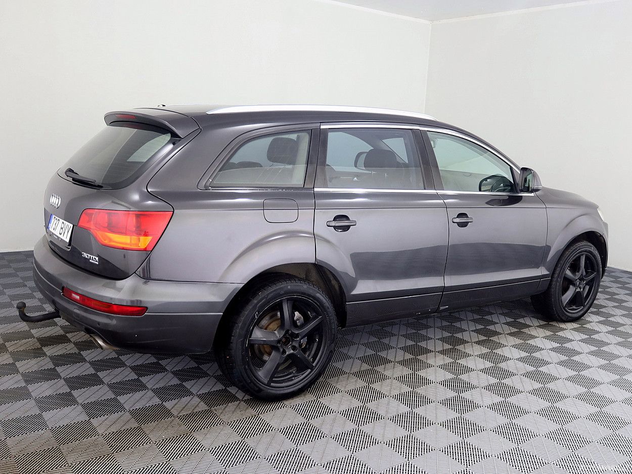 Audi Q7 | 2