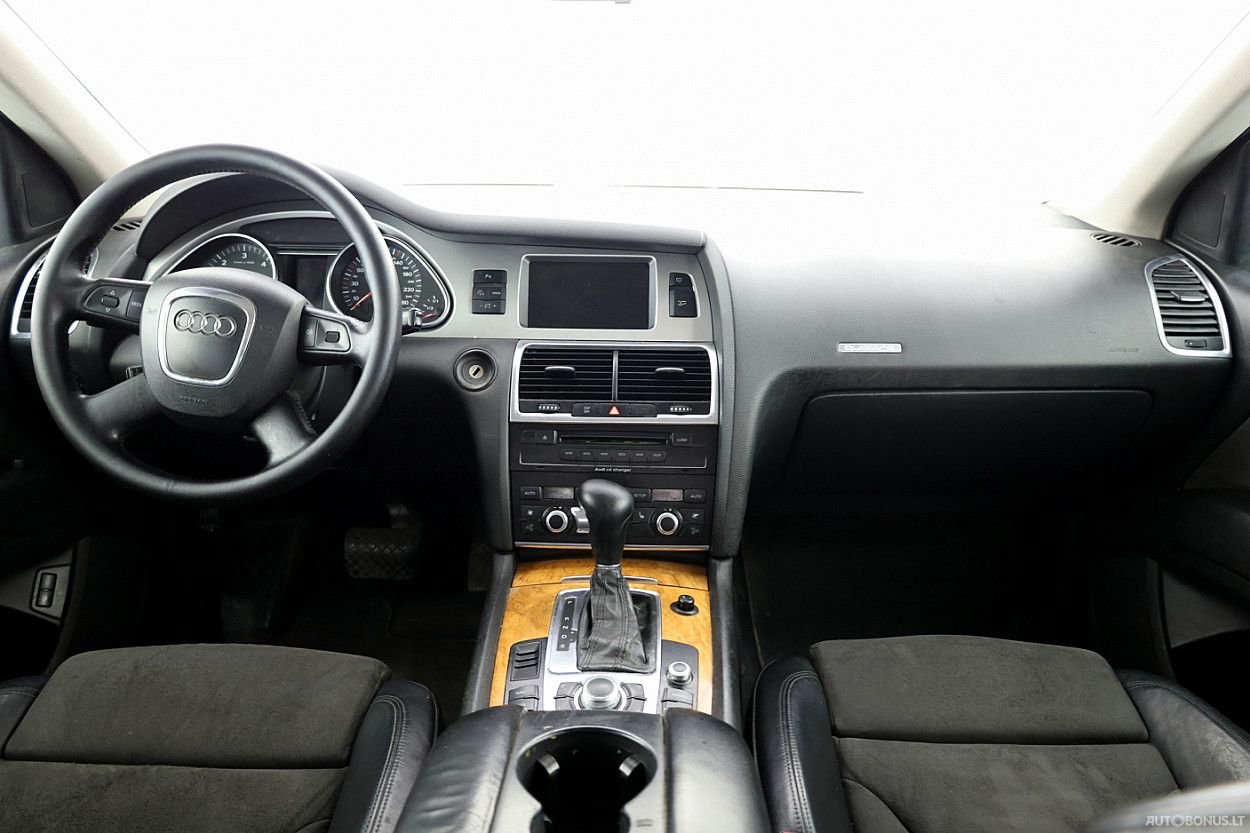 Audi Q7 | 4