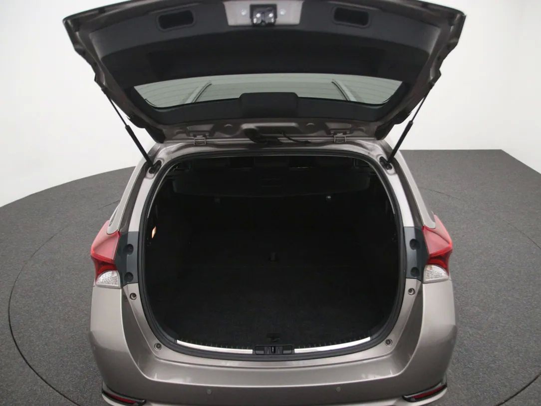 Toyota Auris | 32