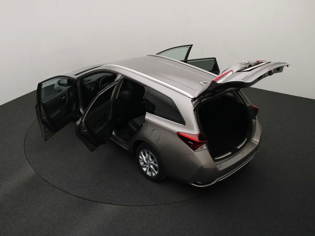 Toyota Auris | 12