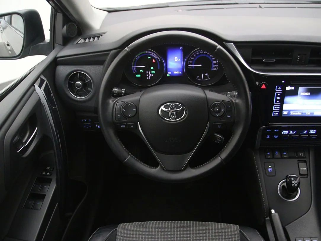 Toyota Auris | 16