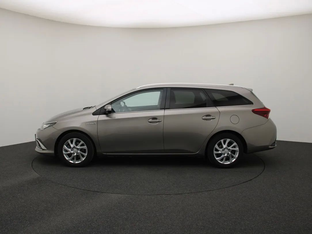 Toyota Auris | 5