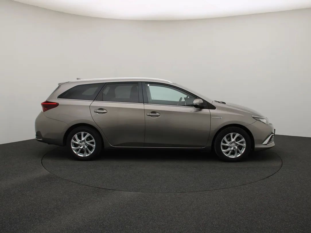 Toyota Auris | 8