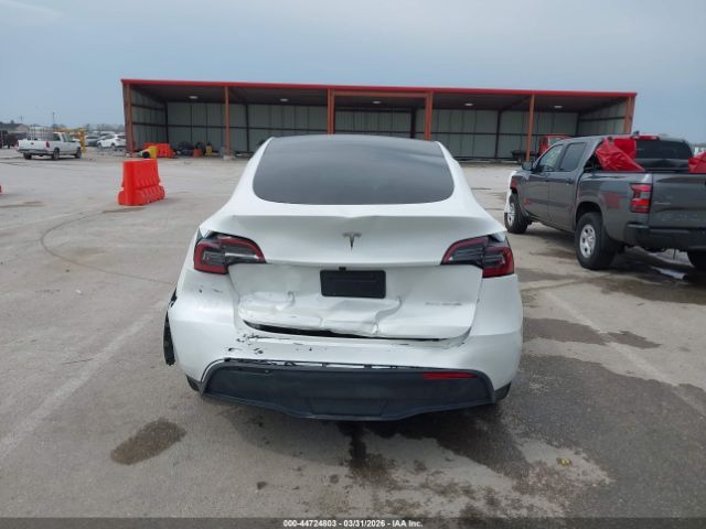 Tesla Model Y | 14