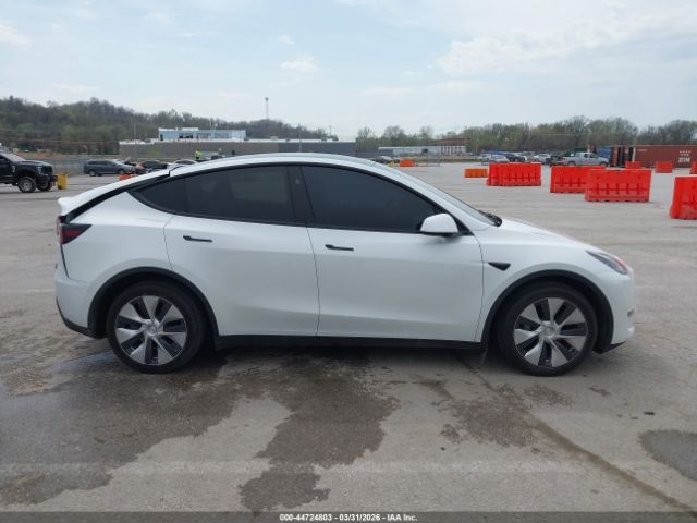Tesla Model Y | 11