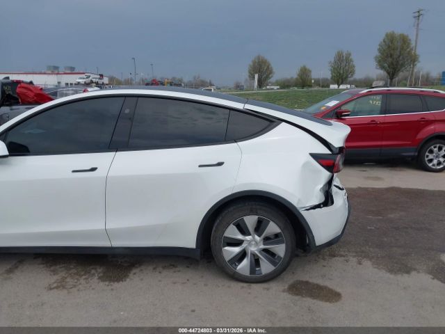 Tesla Model Y | 17