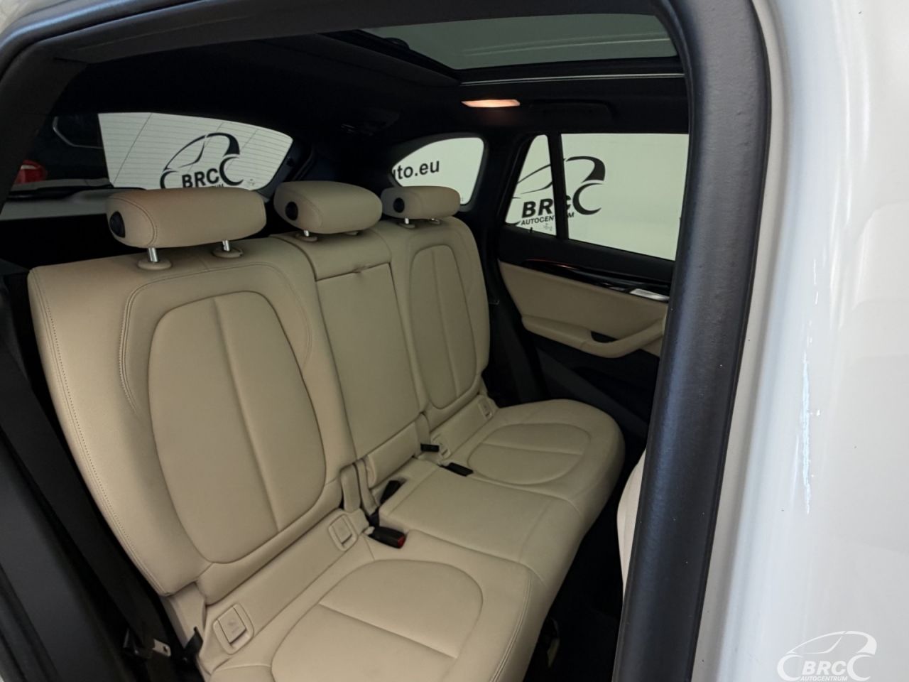 BMW X1 | 10