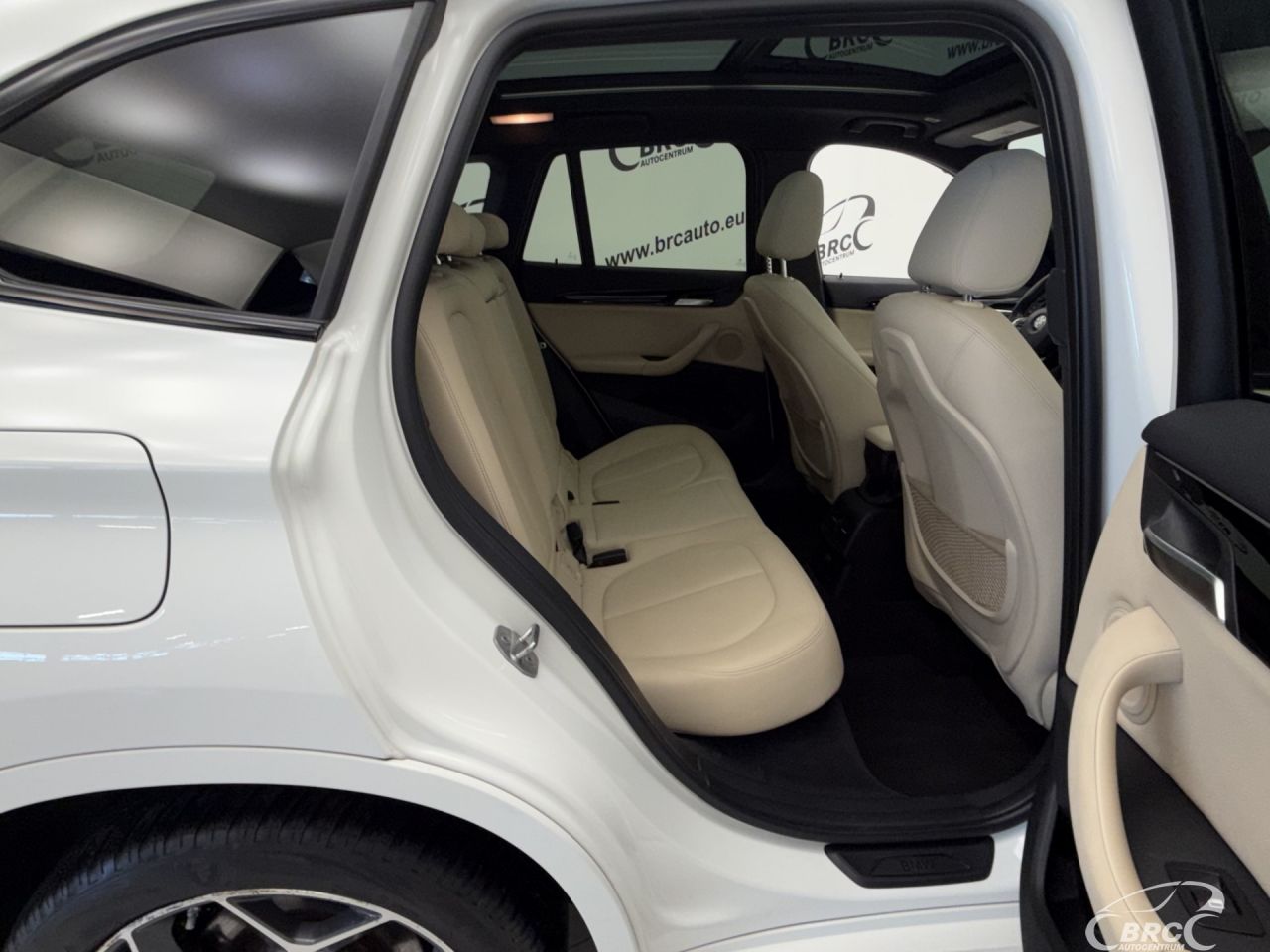 BMW X1 | 8