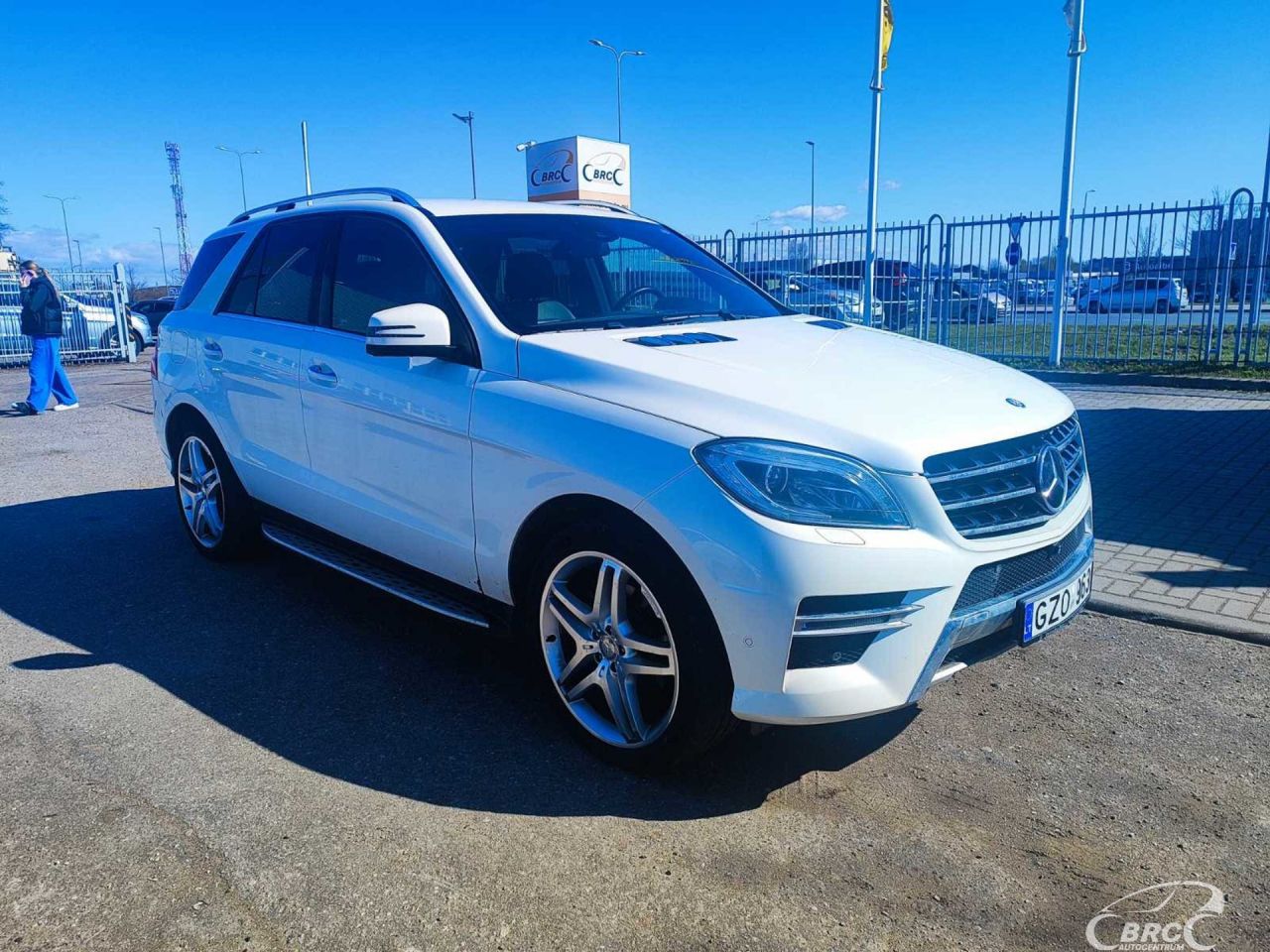 Mercedes-Benz ML350 | 1