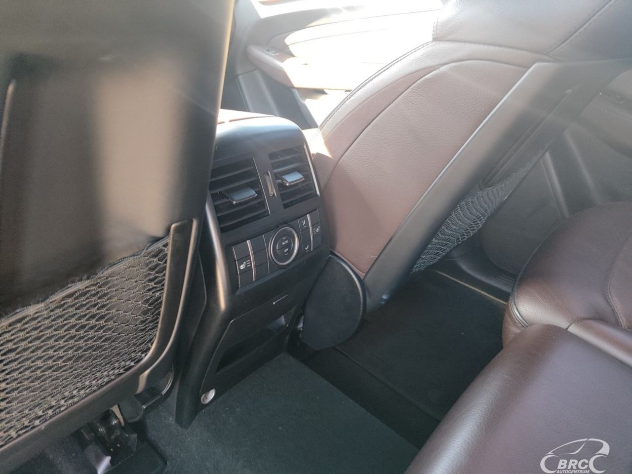 Mercedes-Benz ML350 | 7