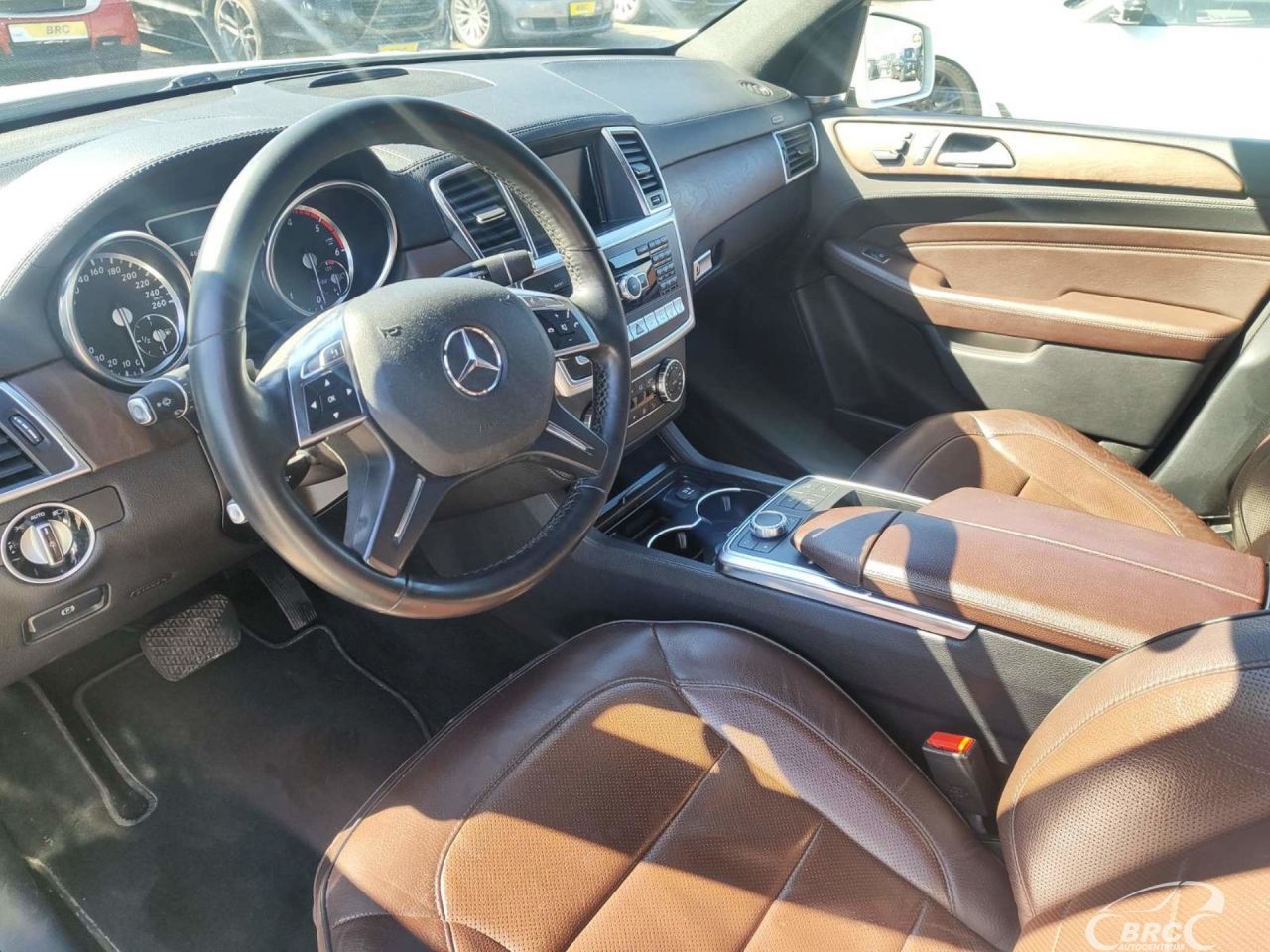 Mercedes-Benz ML350 | 4