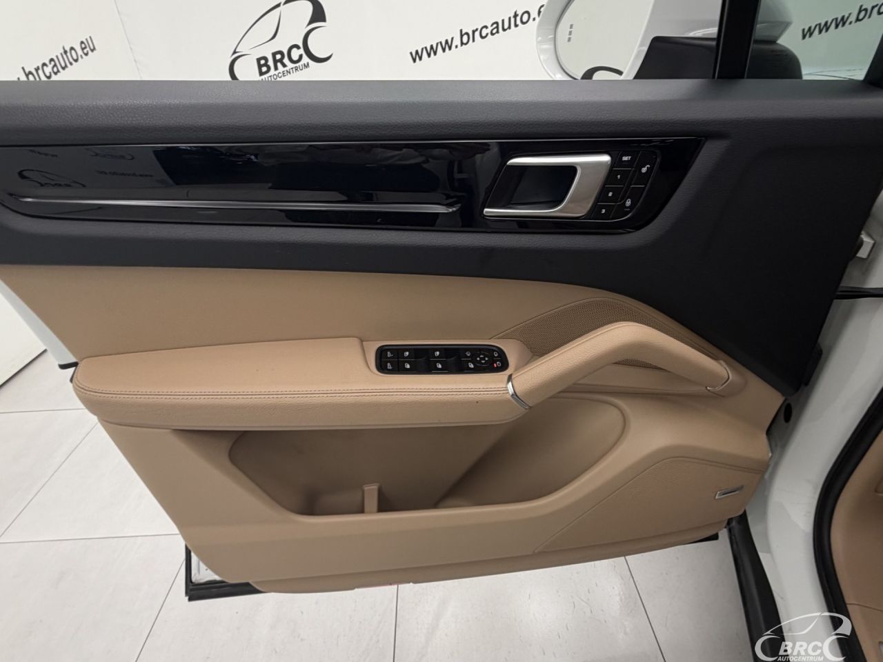 Porsche Cayenne | 21