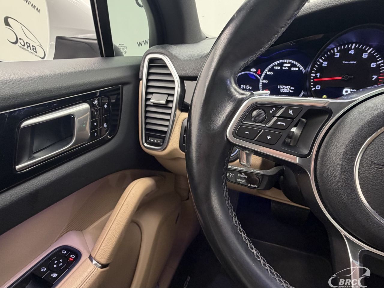 Porsche Cayenne | 32