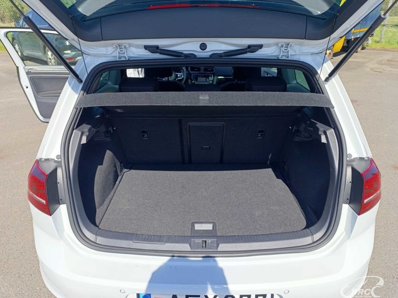 Volkswagen Golf | 26