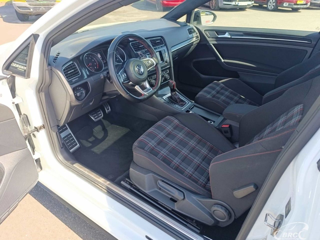 Volkswagen Golf | 9